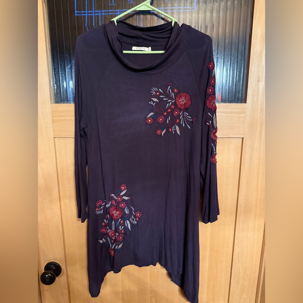 Caite Women's Top Tunic Large Long Sleeve Black Floral Embroidered Southwestern